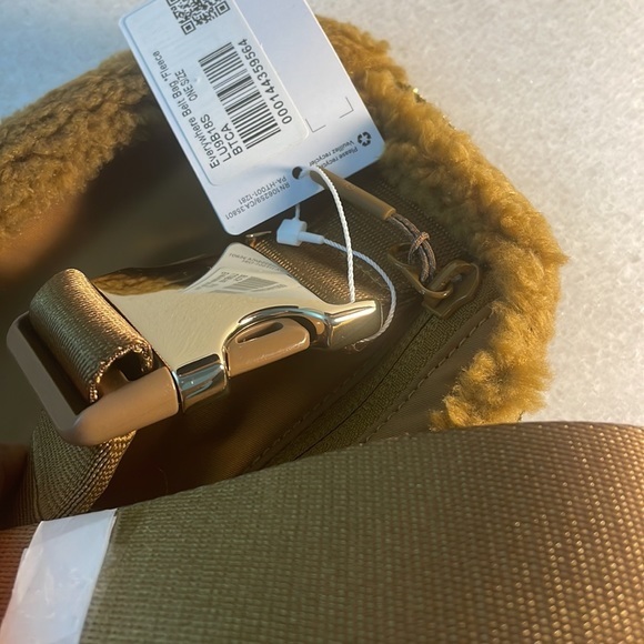 Lululemon Everywhere Belt Bag Fleece Burnt Caramel BTCA One Size NWT NEW - Picture 5 of 14